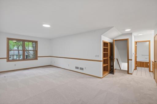 14748 Oak Run Lane, Burnsville, MN 55306
