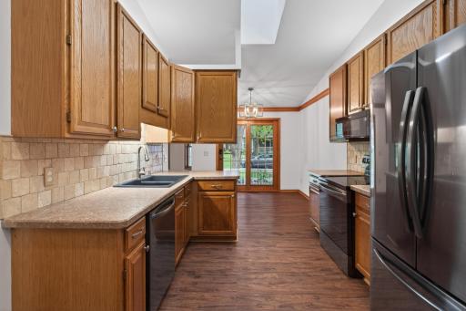 14748 Oak Run Lane, Burnsville, MN 55306