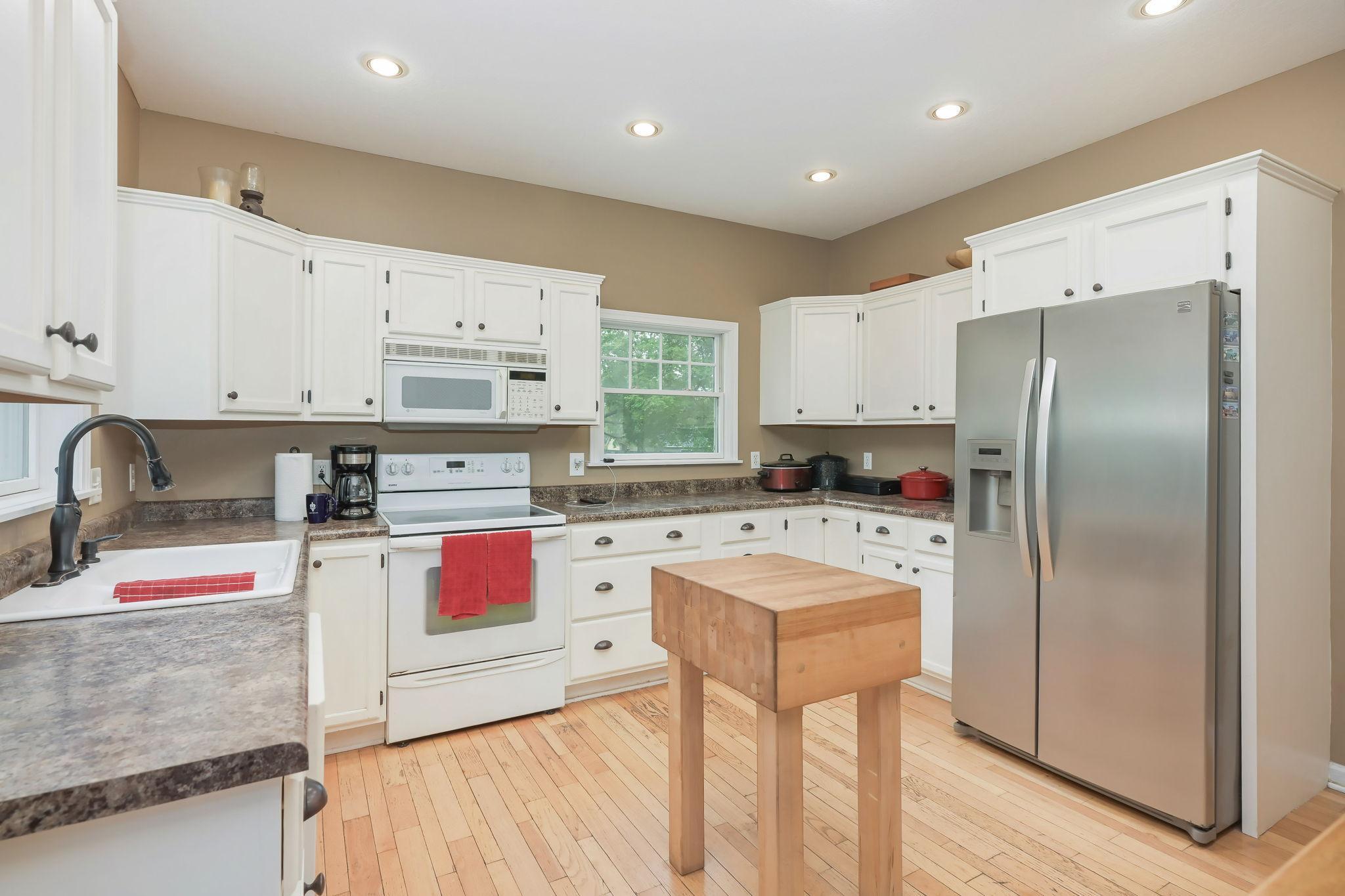 11-web-or-mls-5510 Bryant St-8.jpeg