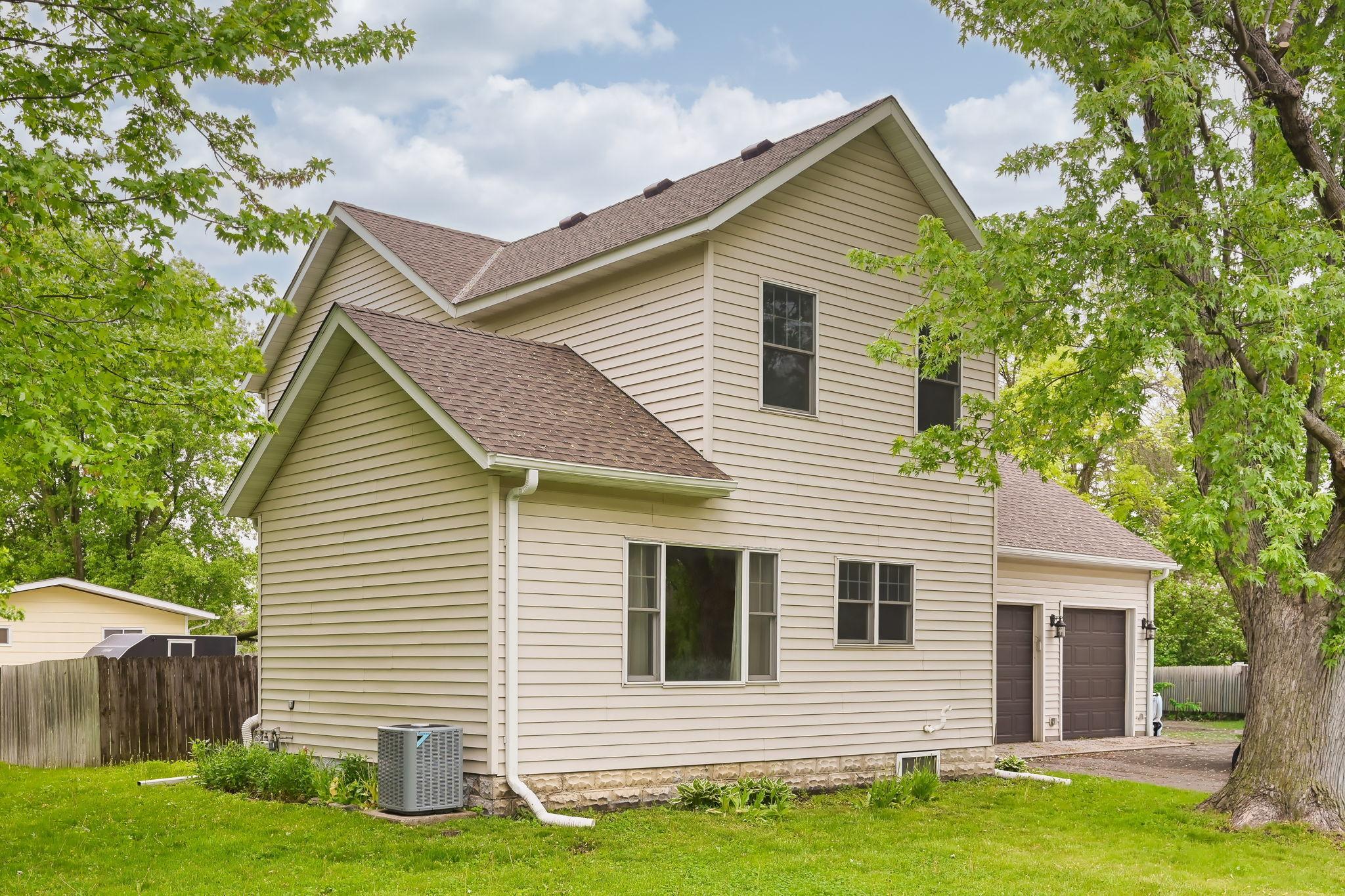 3-web-or-mls-5510 Bryant St-41.jpeg