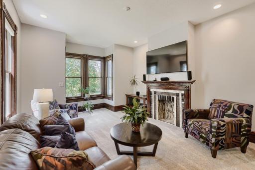 1647 Ames Avenue, Saint Paul, MN 55106