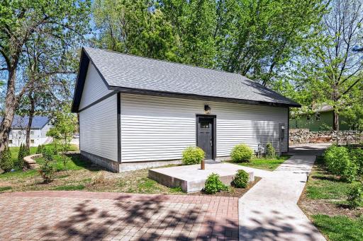 1647 Ames Avenue, Saint Paul, MN 55106
