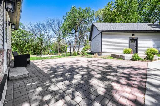 1647 Ames Avenue, Saint Paul, MN 55106