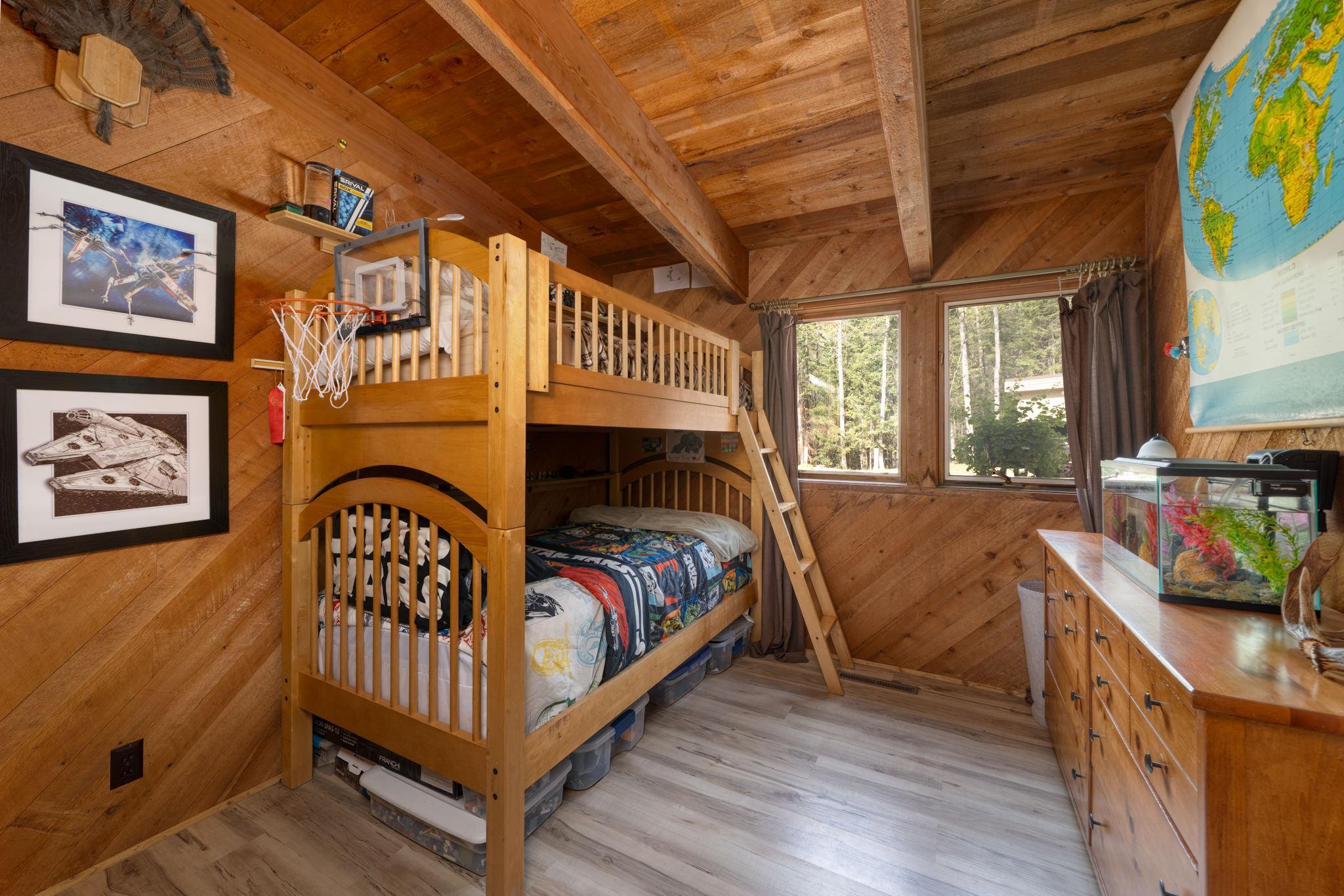 2nd bedroom