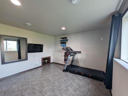 5817 57 Avenue S, Fargo, ND 58104