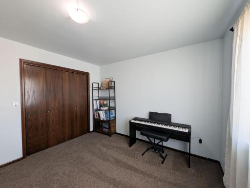 5817 57 Avenue S, Fargo, ND 58104
