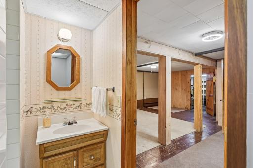 33-web-or-mls-N Lakes Trail-S2405-027.jpg