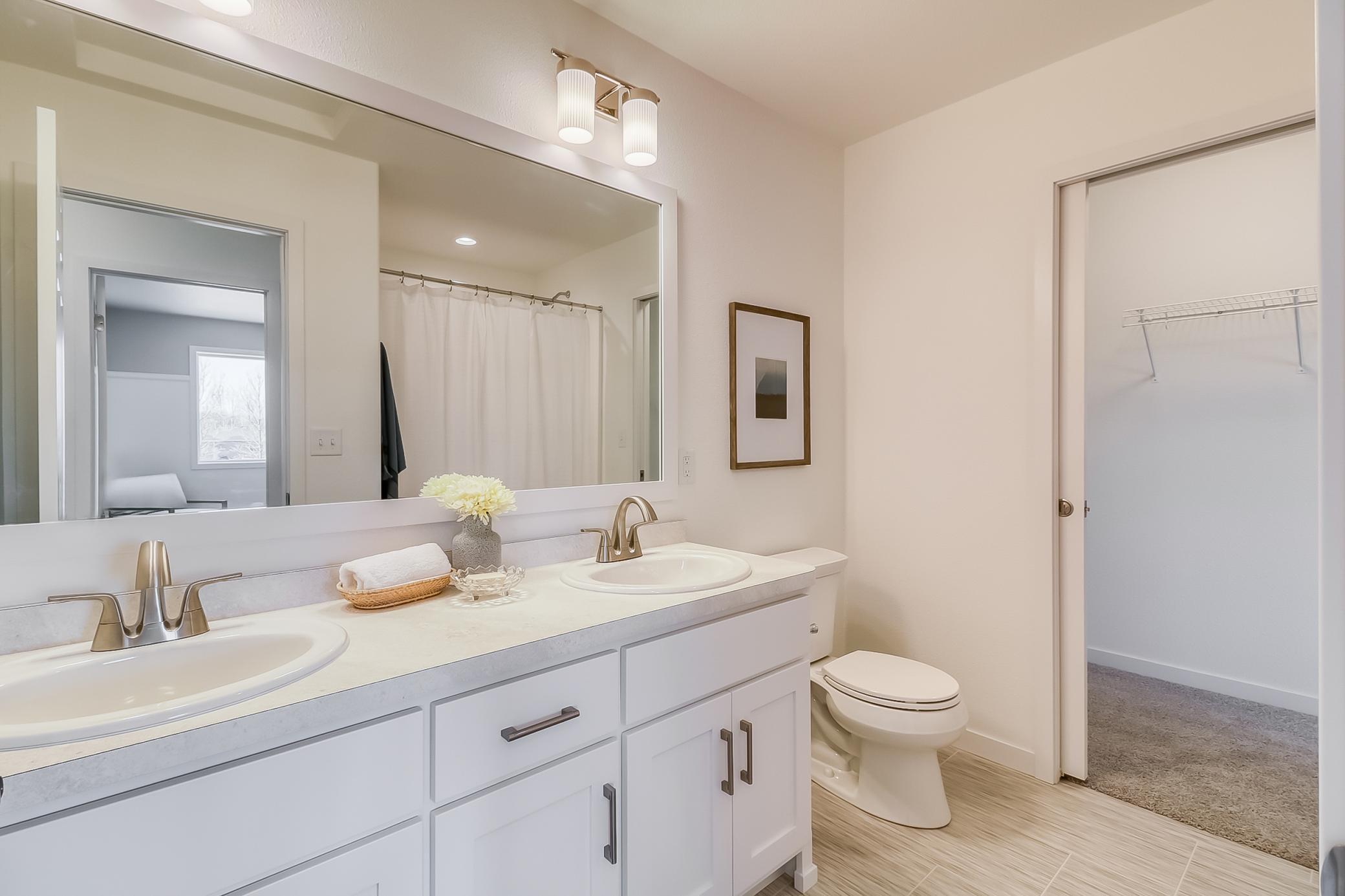 Bathroom1_2.jpg