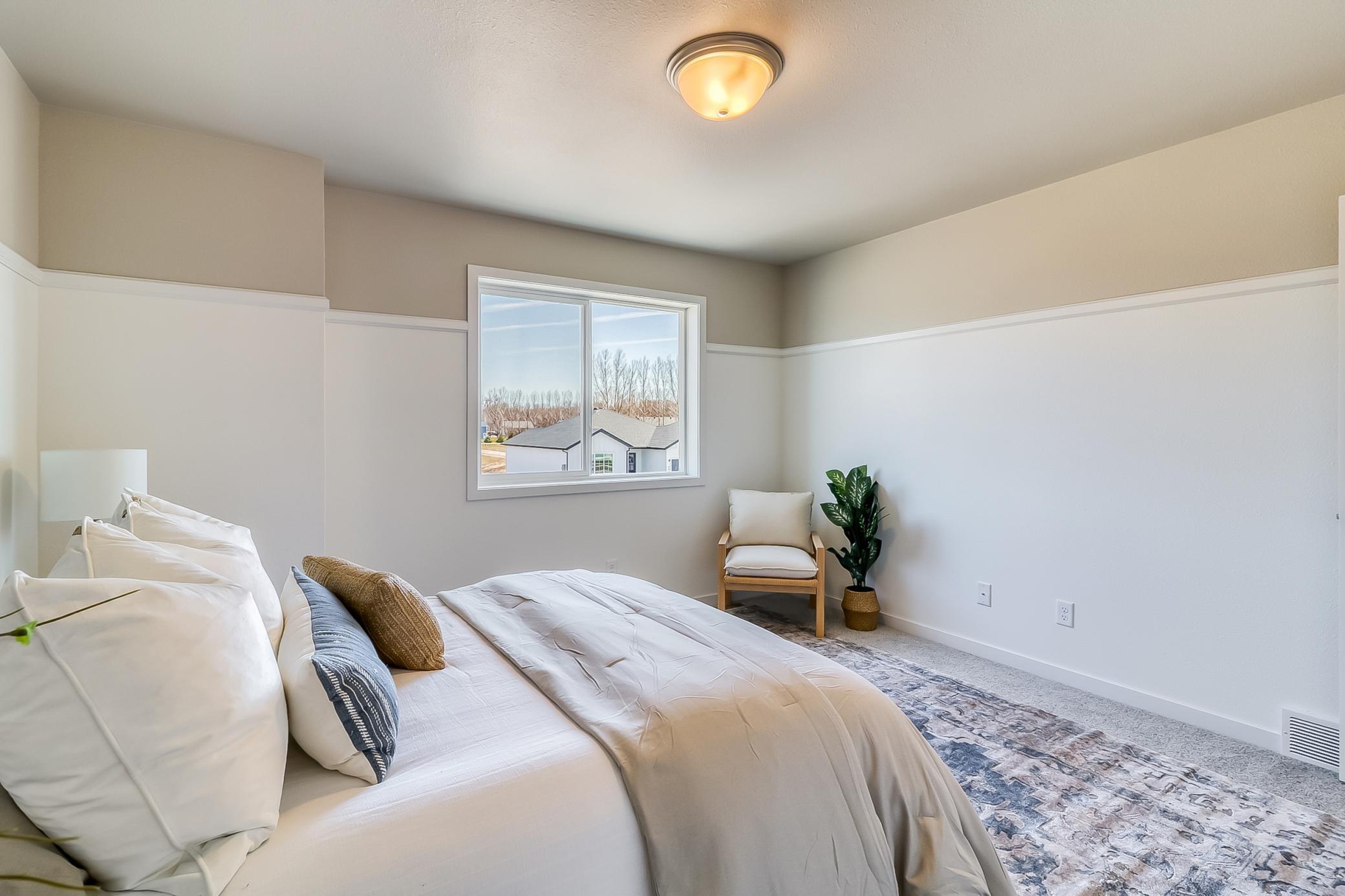 Master Bedroom1_2.jpg
