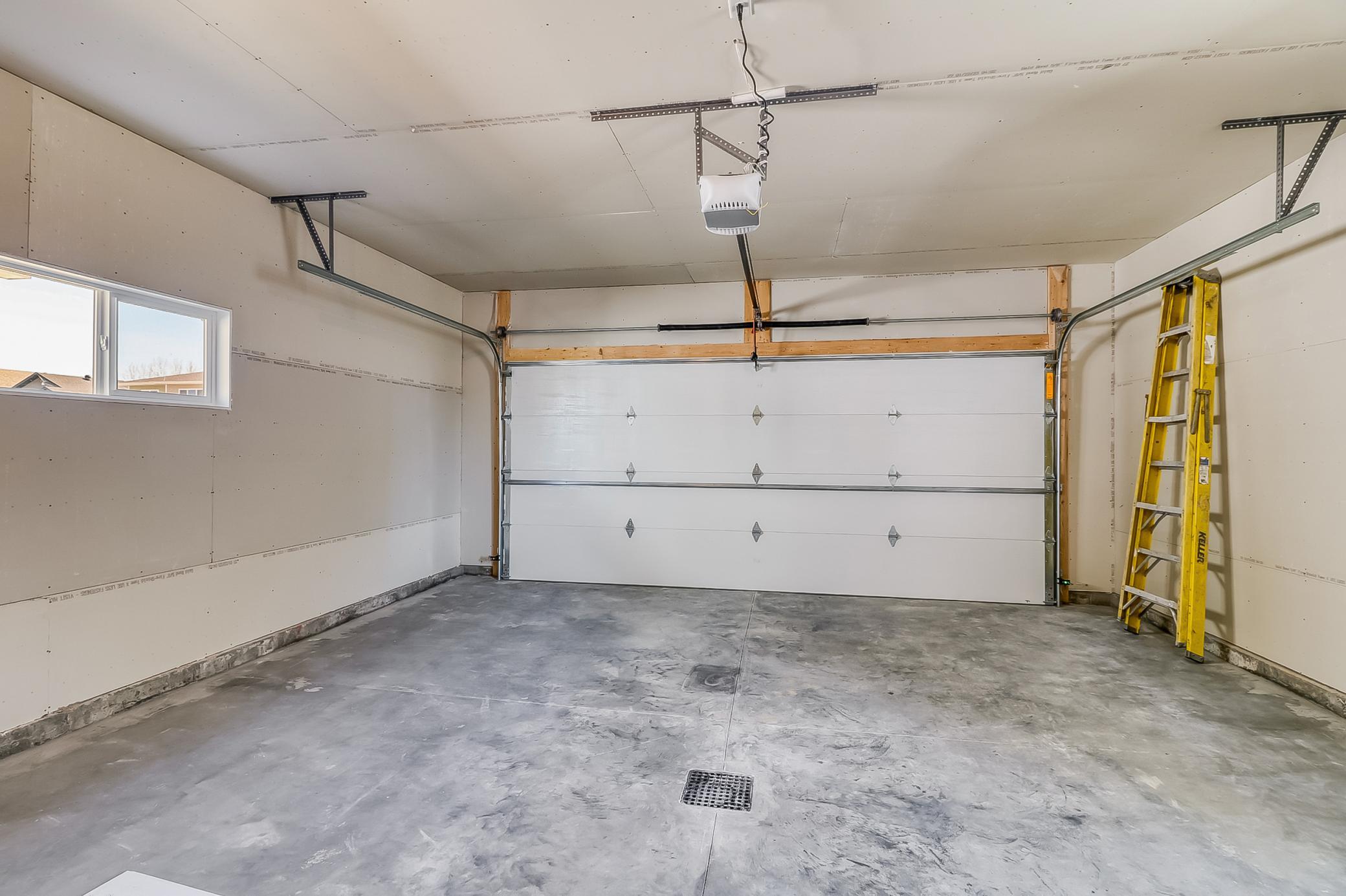 Garage.jpg