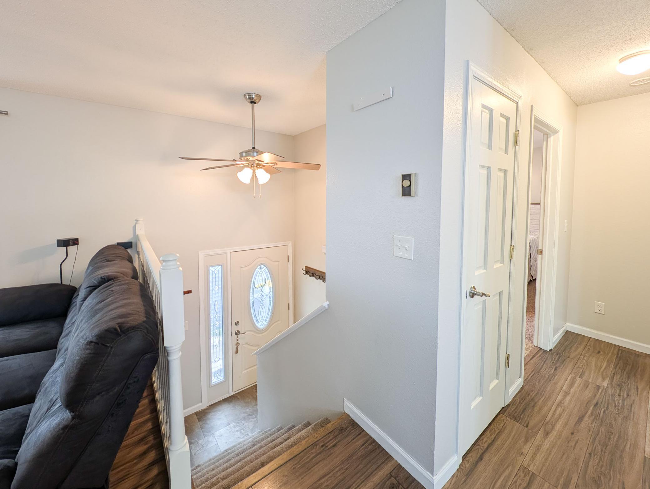 L2P034-1918 5th Ave E West Fargo.jpg