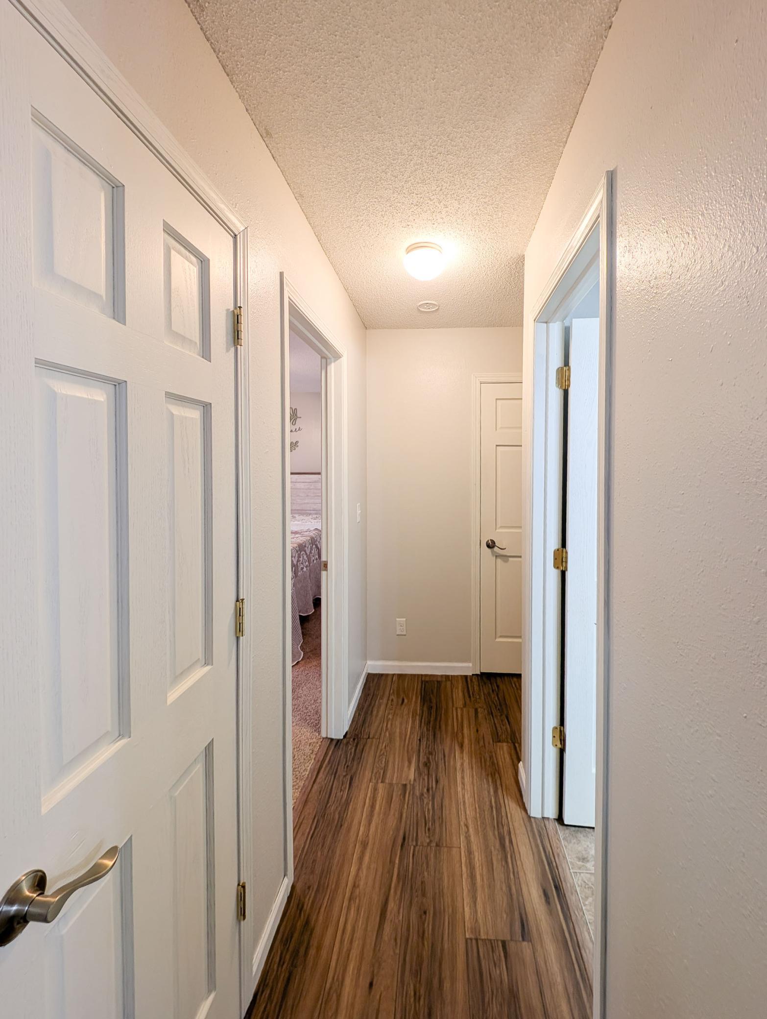 L2P035-1918 5th Ave E West Fargo.jpg
