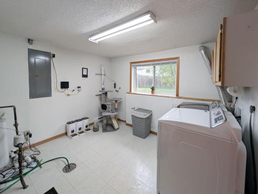 1918 5 Avenue E, West Fargo, ND 58078