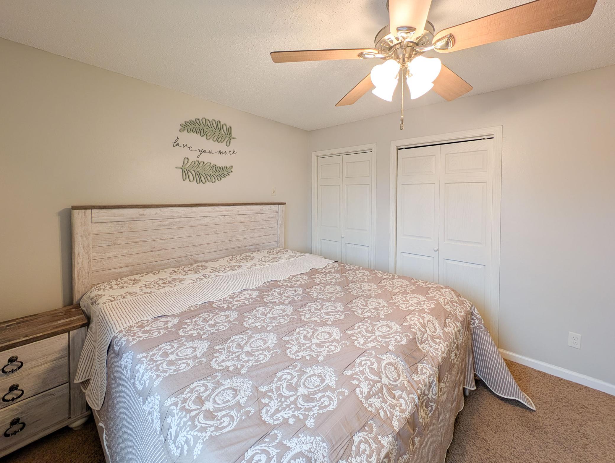 L2P038-1918 5th Ave E West Fargo.jpg