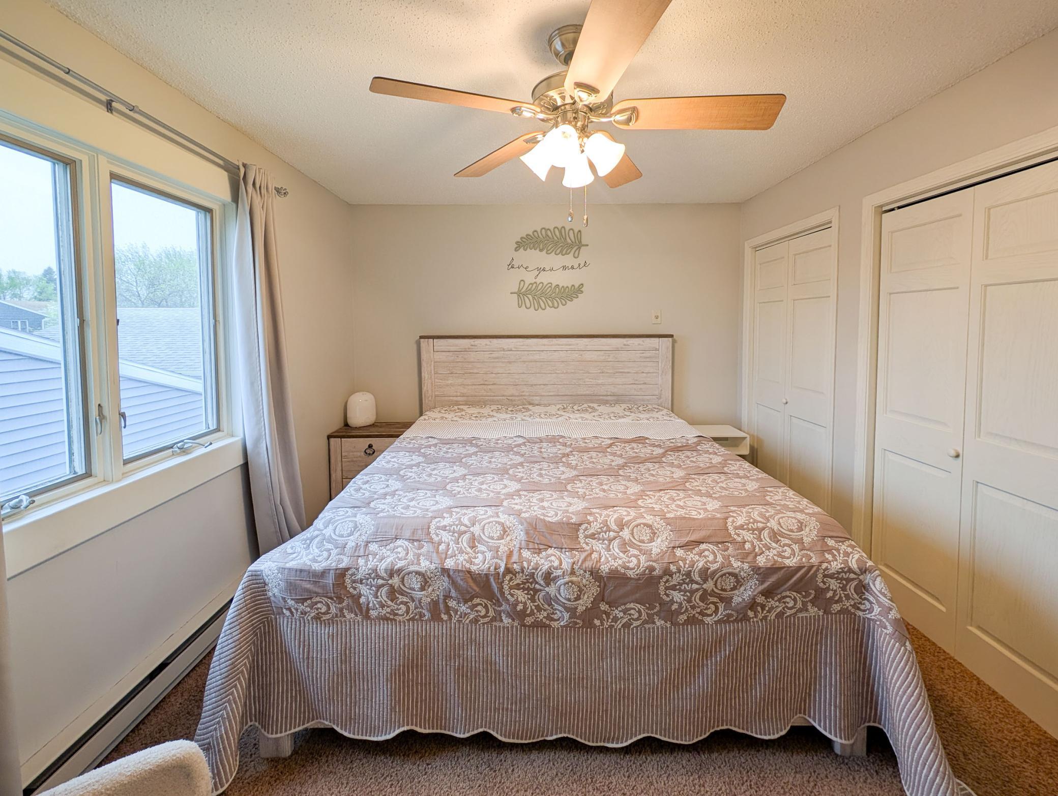L2P037-1918 5th Ave E West Fargo.jpg