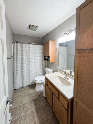 1918 5 Avenue E, West Fargo, ND 58078