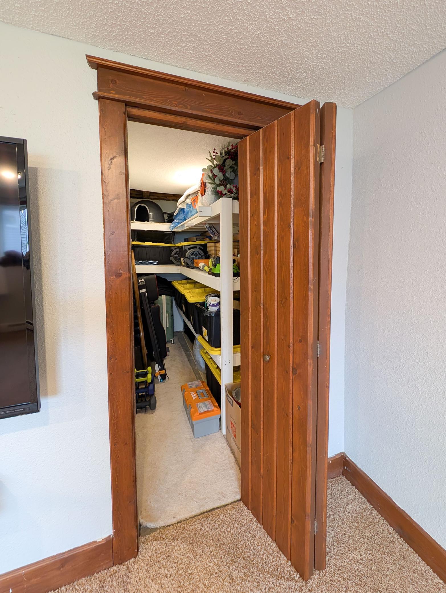 L2P048-1918 5th Ave E West Fargo.jpg