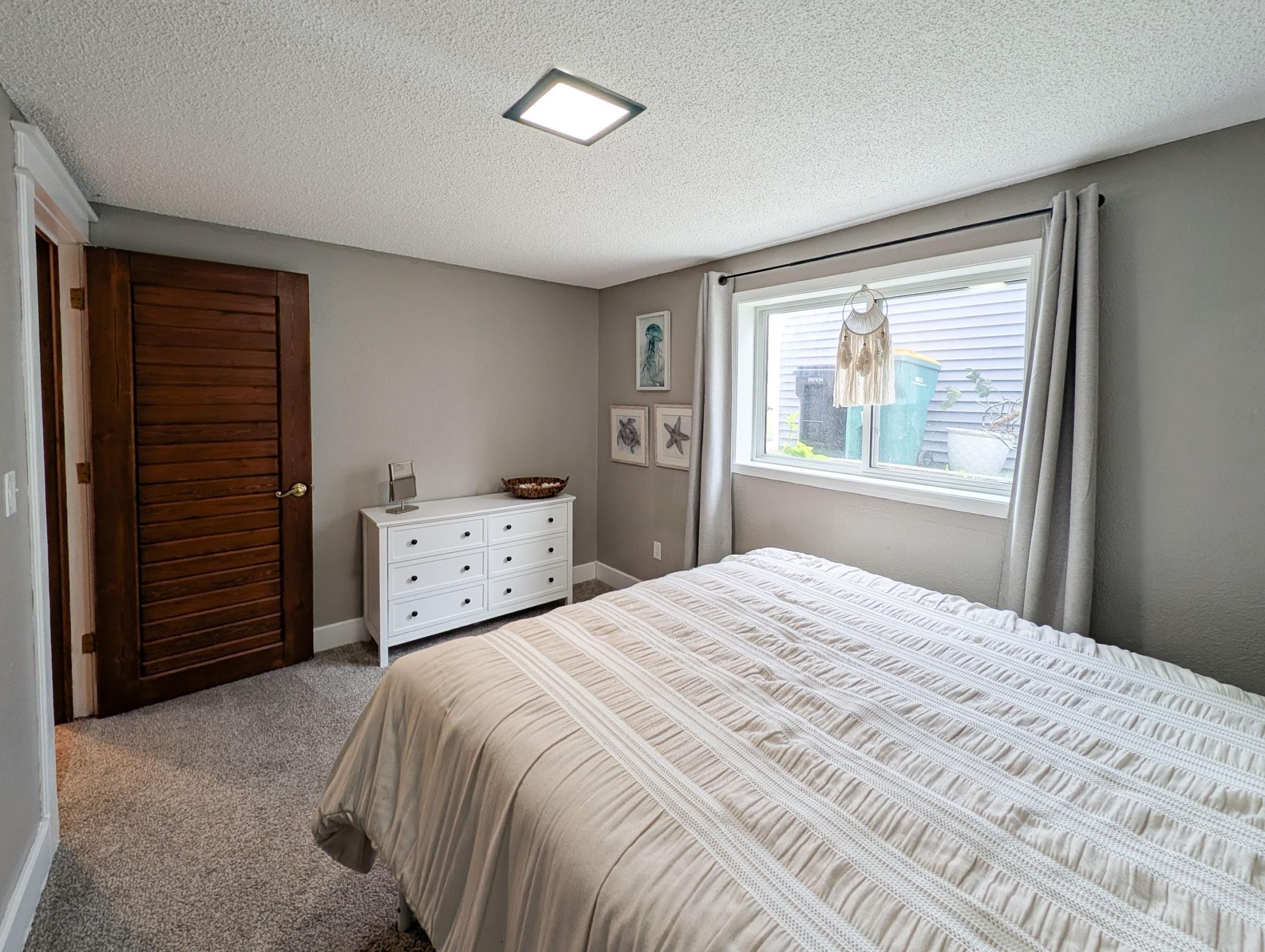 L2P053-1918 5th Ave E West Fargo.jpg