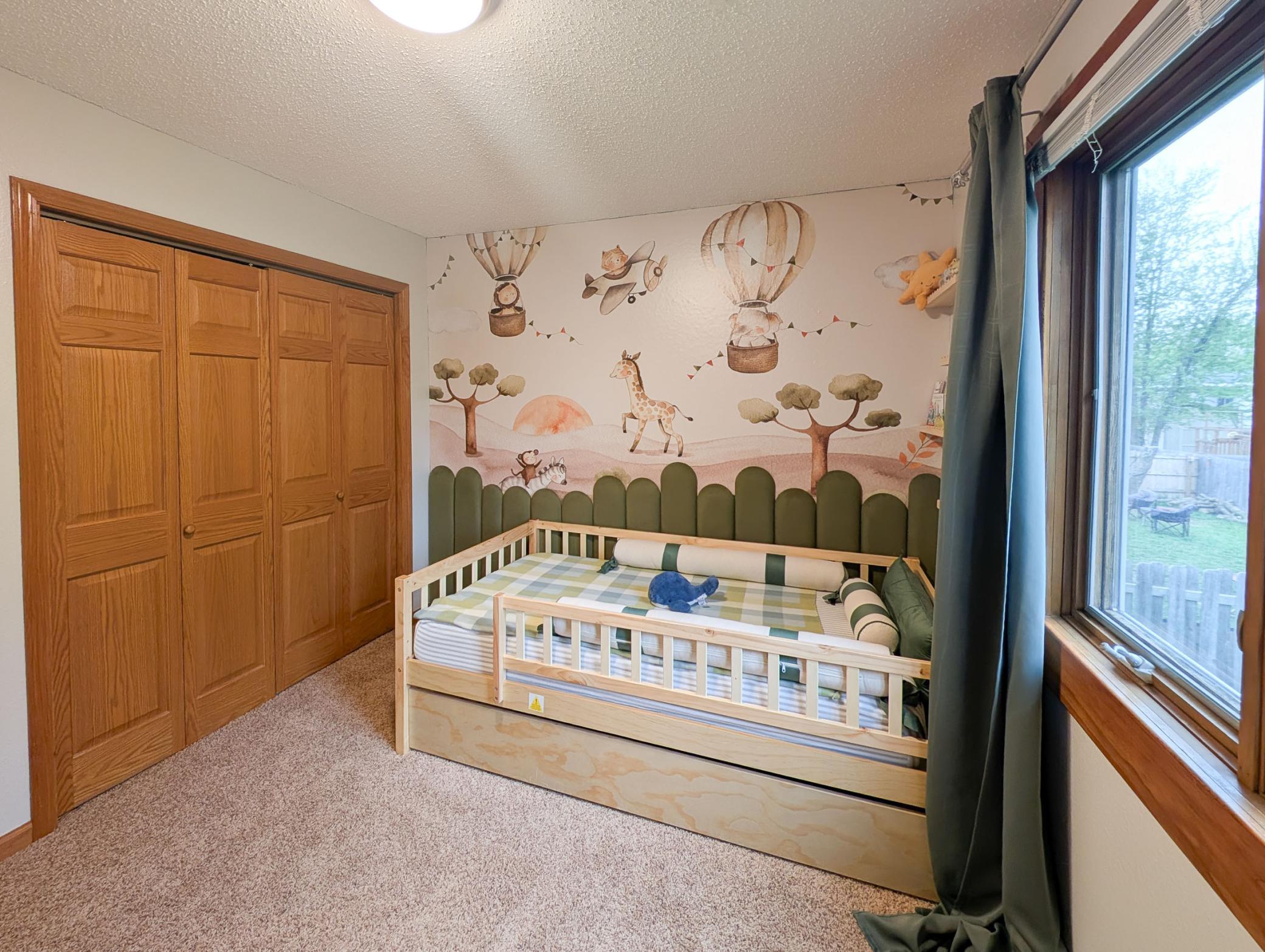 L2P040-1918 5th Ave E West Fargo.jpg
