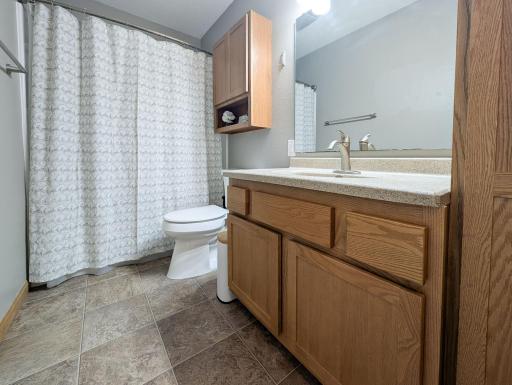 1918 5 Avenue E, West Fargo, ND 58078