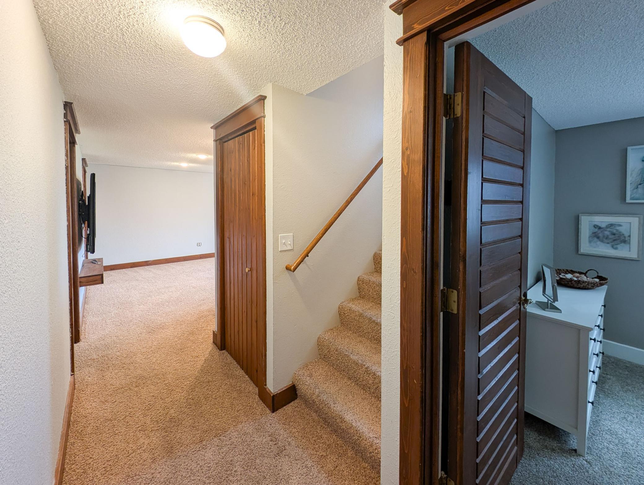 L2P045-1918 5th Ave E West Fargo.jpg