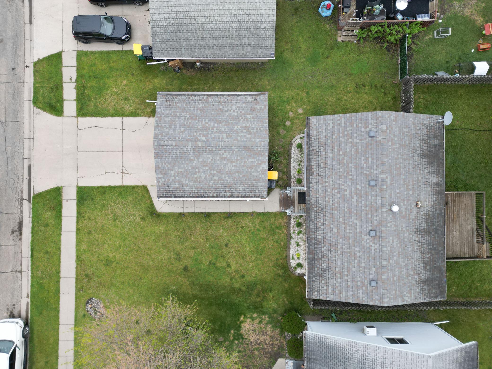 L2P005-1918 5th Ave E West Fargo.jpg