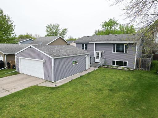 1918 5 Avenue E, West Fargo, ND 58078