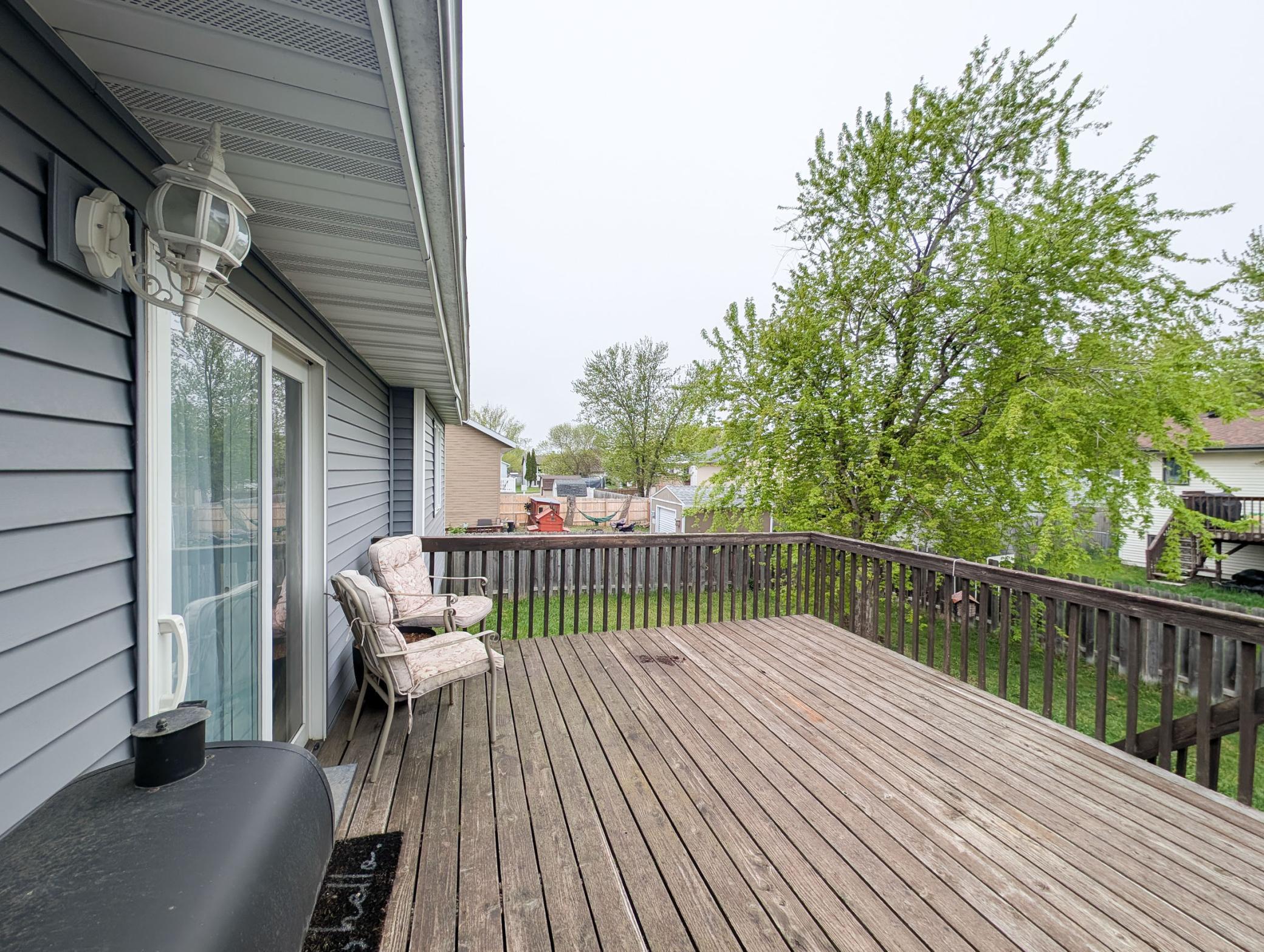 L2P017-1918 5th Ave E West Fargo.jpg