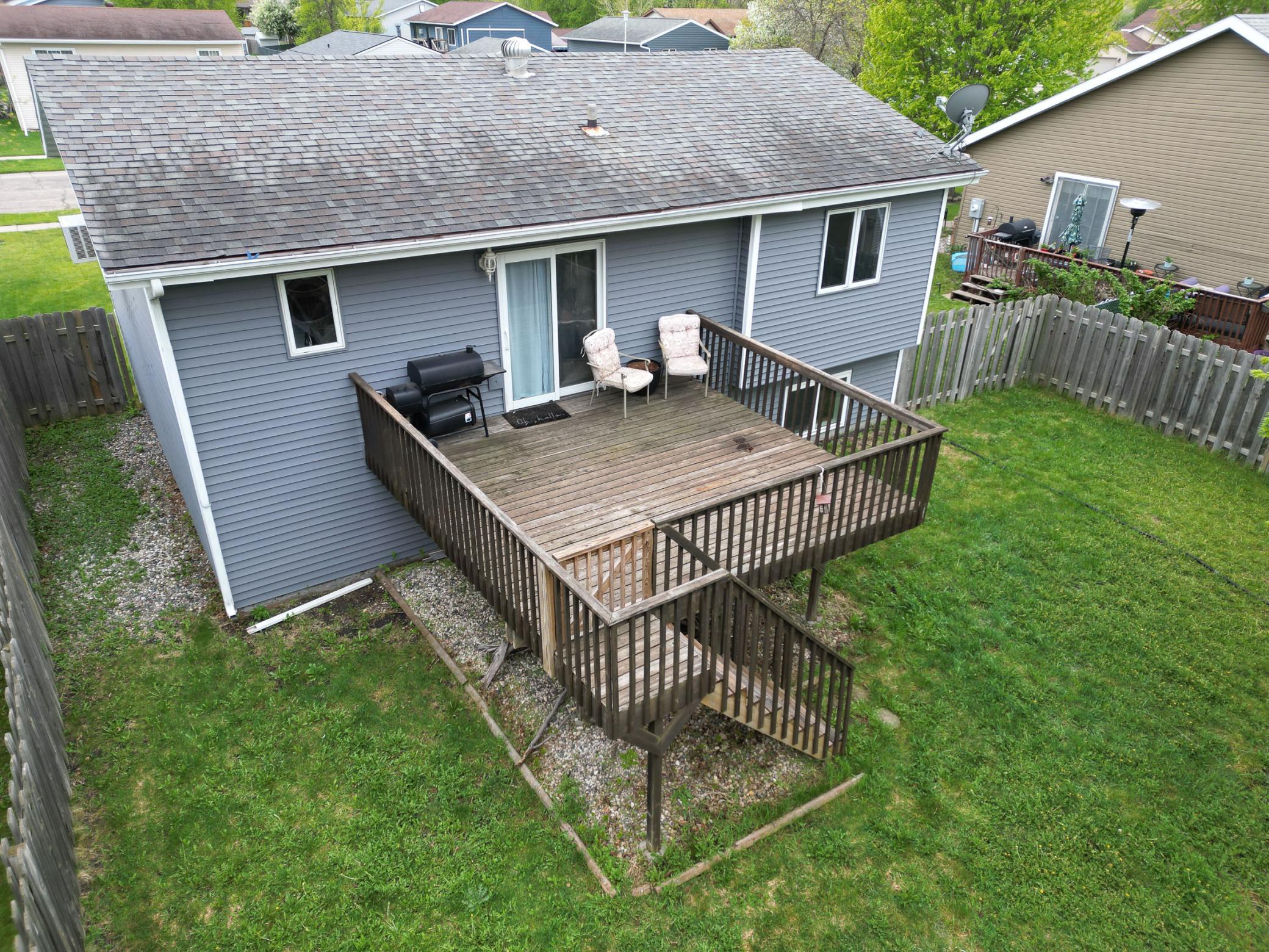 L2P016-1918 5th Ave E West Fargo.jpg