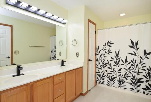 7559 Derby primary full bath with double sinks.jpg