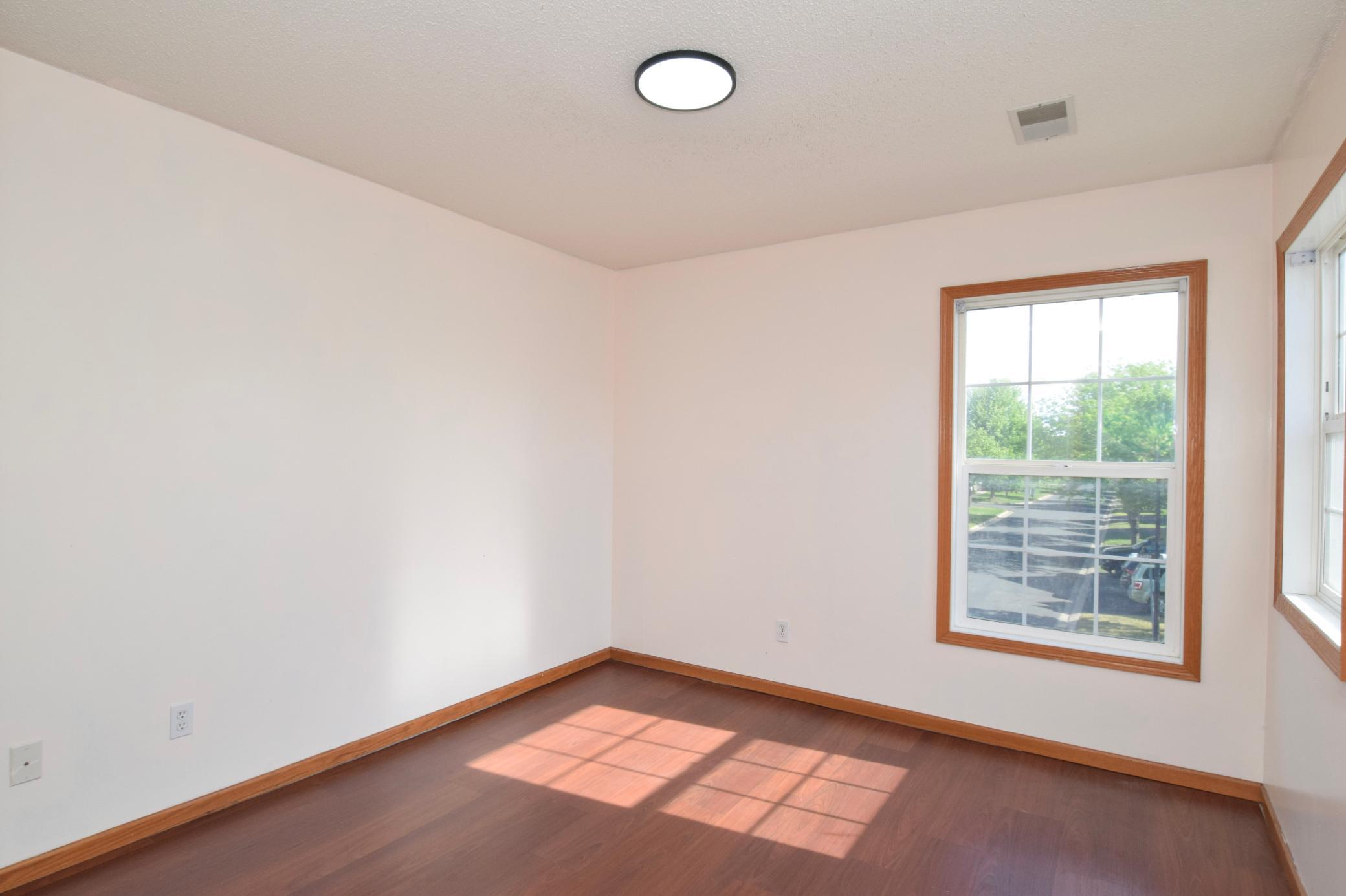 7559 derby BR3 with east facing window.jpg