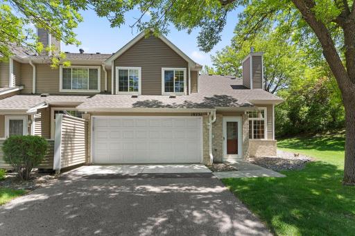 18231 Warbler Lane, Eden Prairie, MN 55346