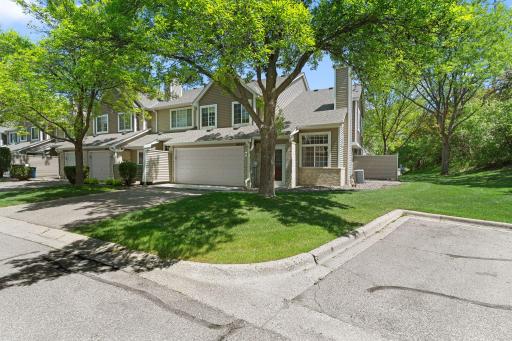 18231 Warbler Lane, Eden Prairie, MN 55346
