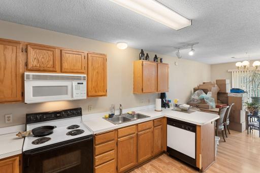 18231 Warbler Lane, Eden Prairie, MN 55346