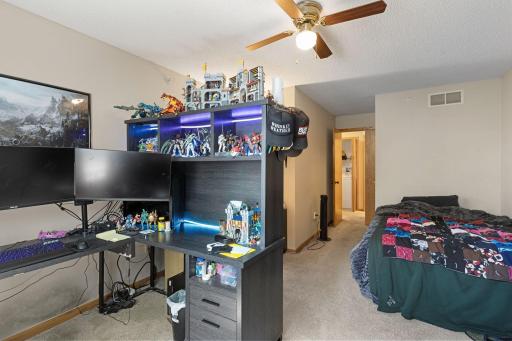 18231 Warbler Lane, Eden Prairie, MN 55346