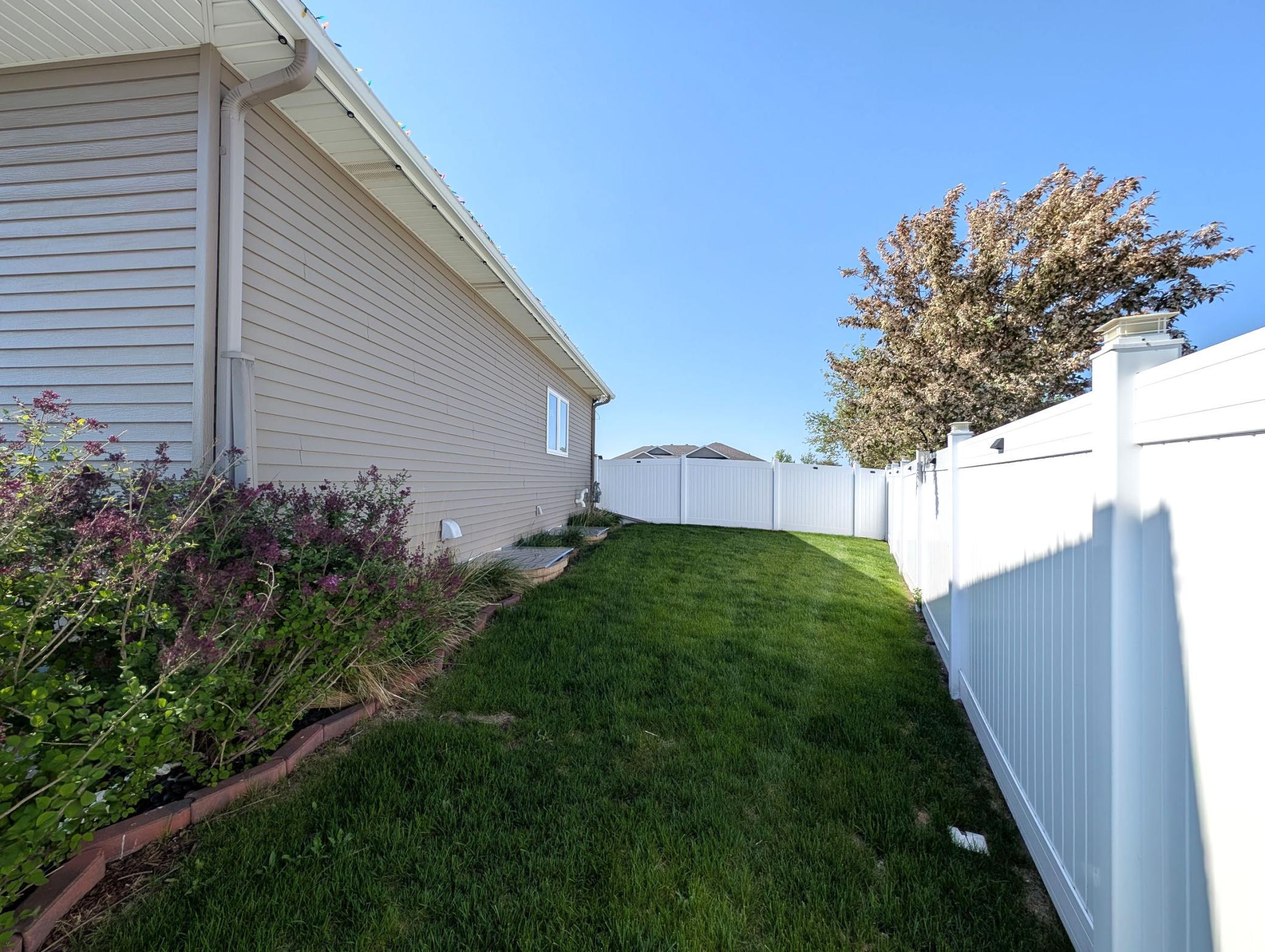 L2P067-410 Freedom Ter E West Fargo.jpg