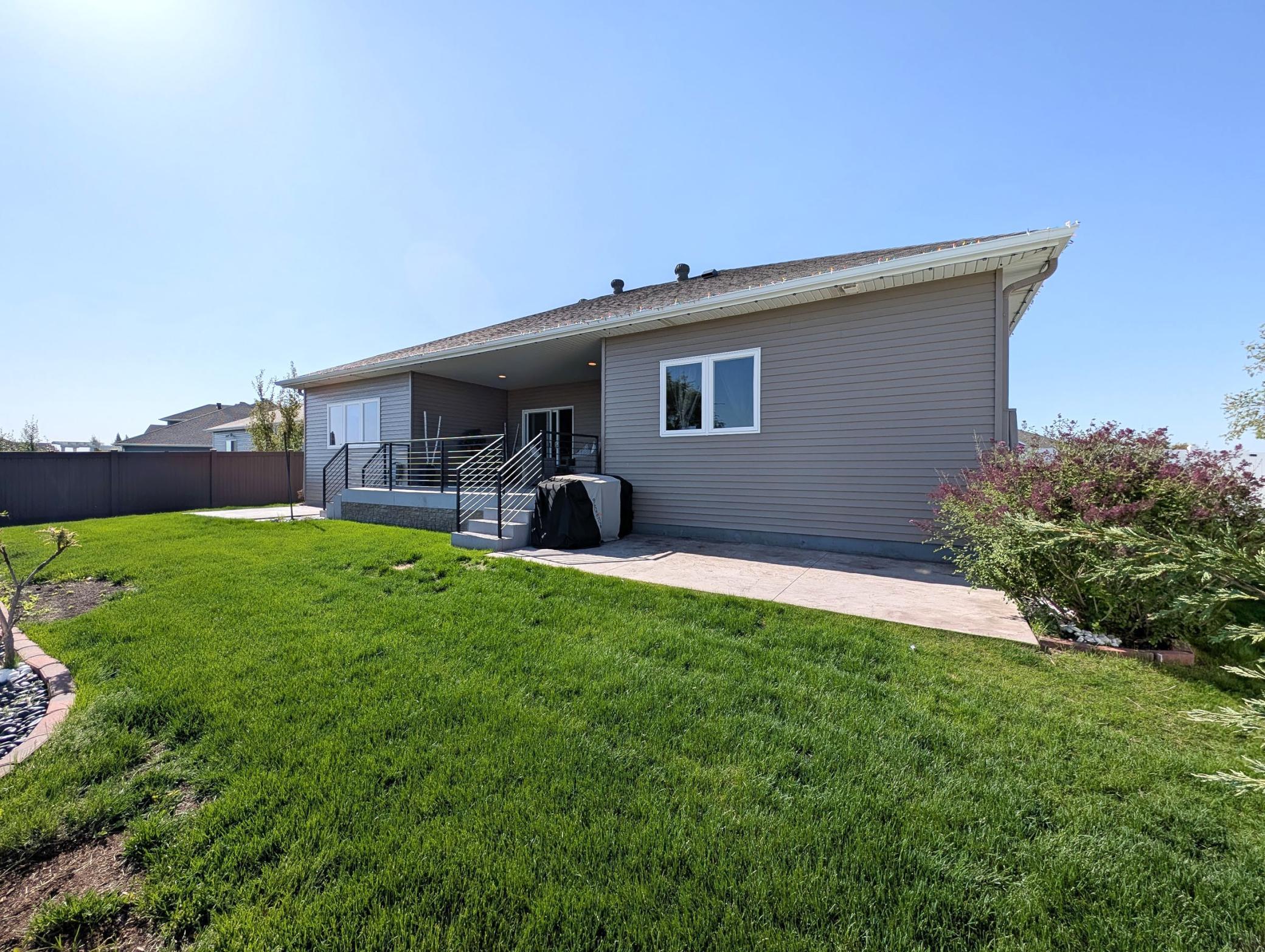 L2P066-410 Freedom Ter E West Fargo.jpg