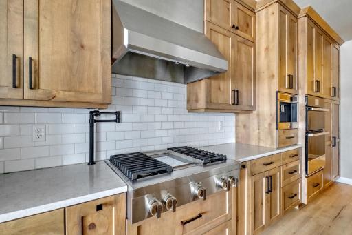 Kitchen1_8.jpg