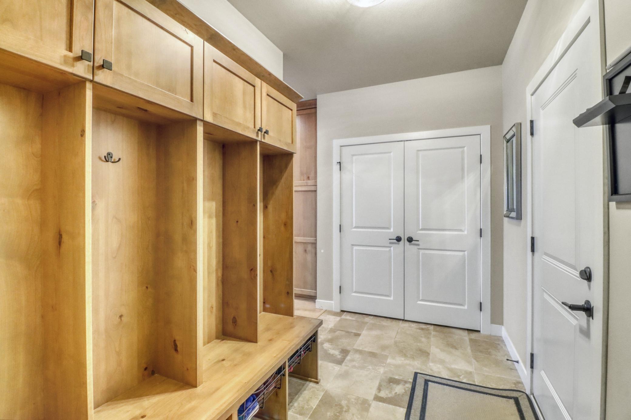 Mudroom1_0.JPG
