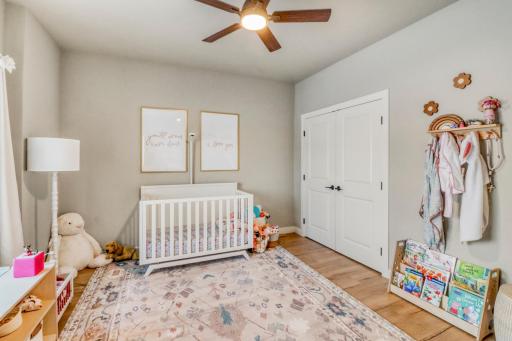 Bedroom1_2.JPG
