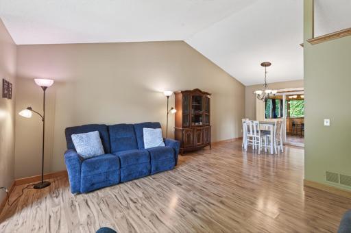 13628 Bryant Place S, Burnsville, MN 55337