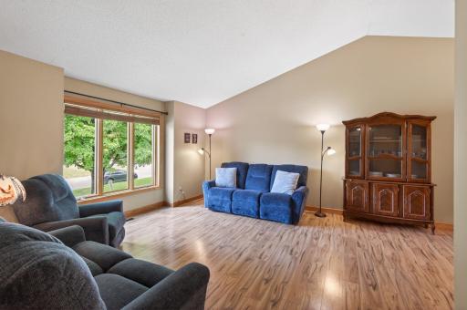 13628 Bryant Place S, Burnsville, MN 55337