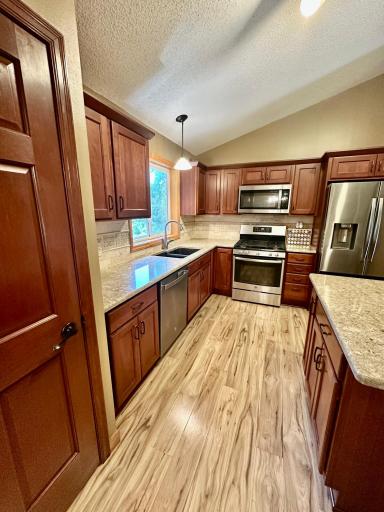 13628 Bryant Place S, Burnsville, MN 55337