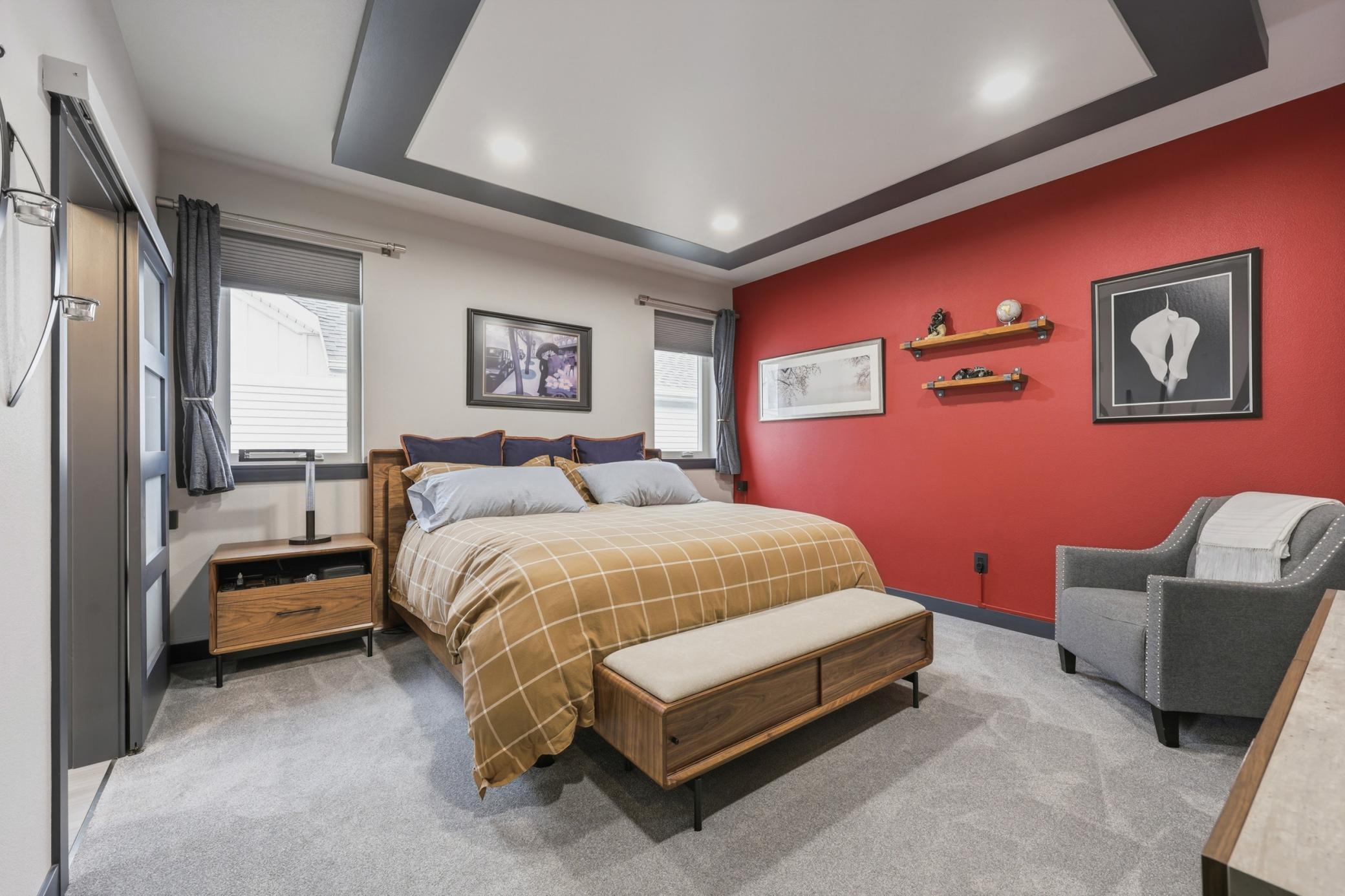 primary bedroom, light up tray ceiling