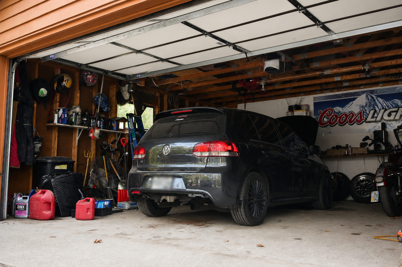 Detached Garage. Half insulated