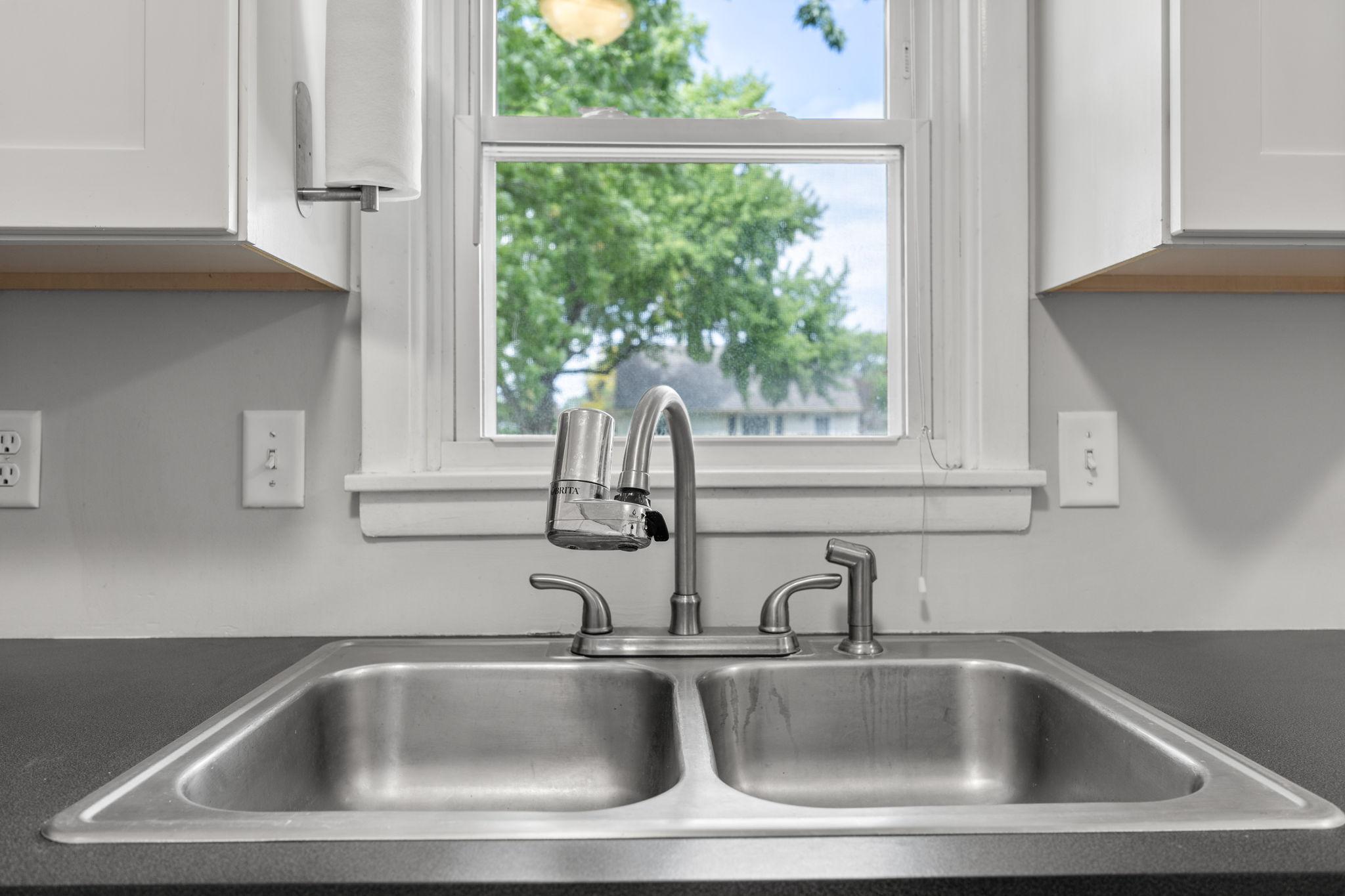 21-web-or-mls-157 MacArthur St W-54.jpg