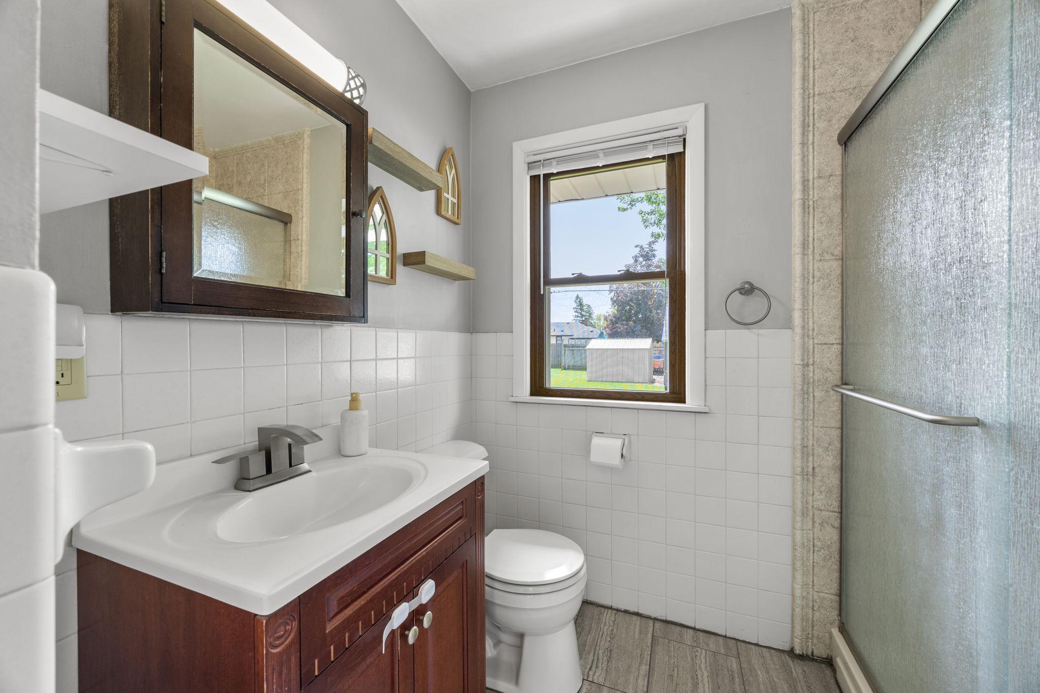 32-web-or-mls-157 MacArthur St W-70.jpg