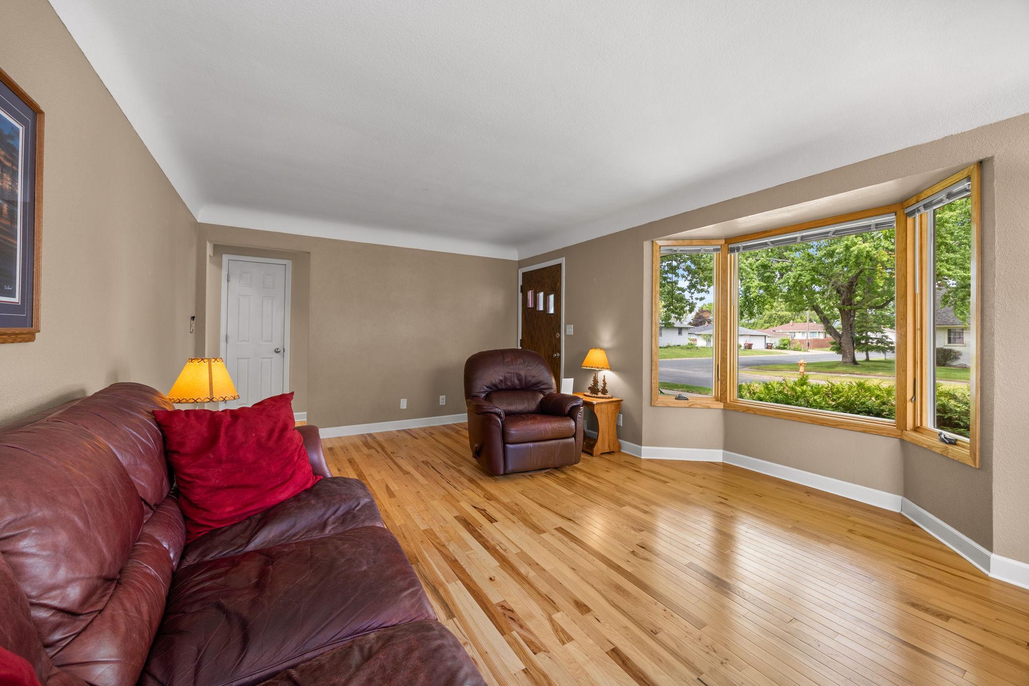 15-web-or-mls-157 MacArthur St W-24.jpg