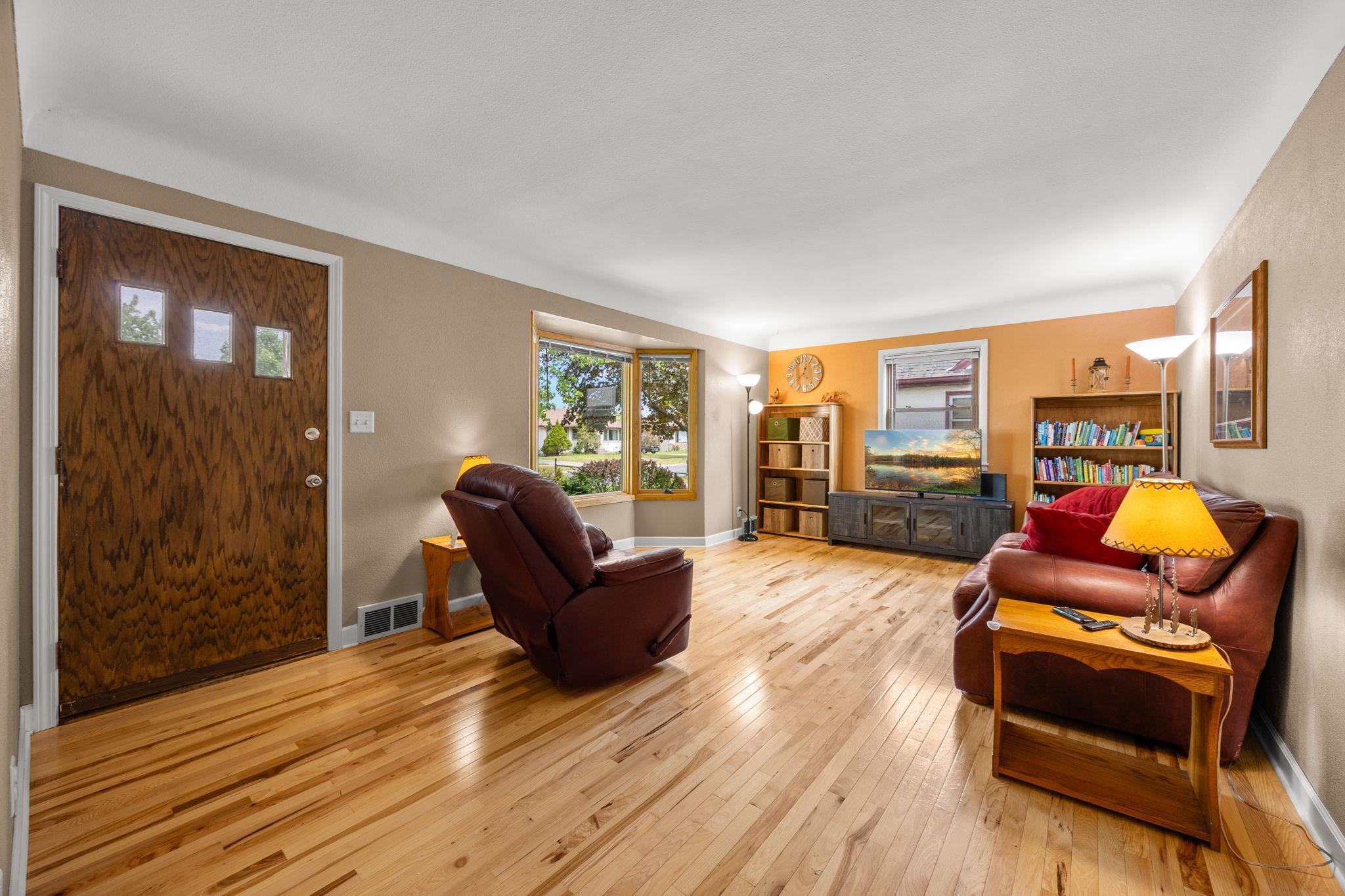 13-web-or-mls-157 MacArthur St W-14.jpg