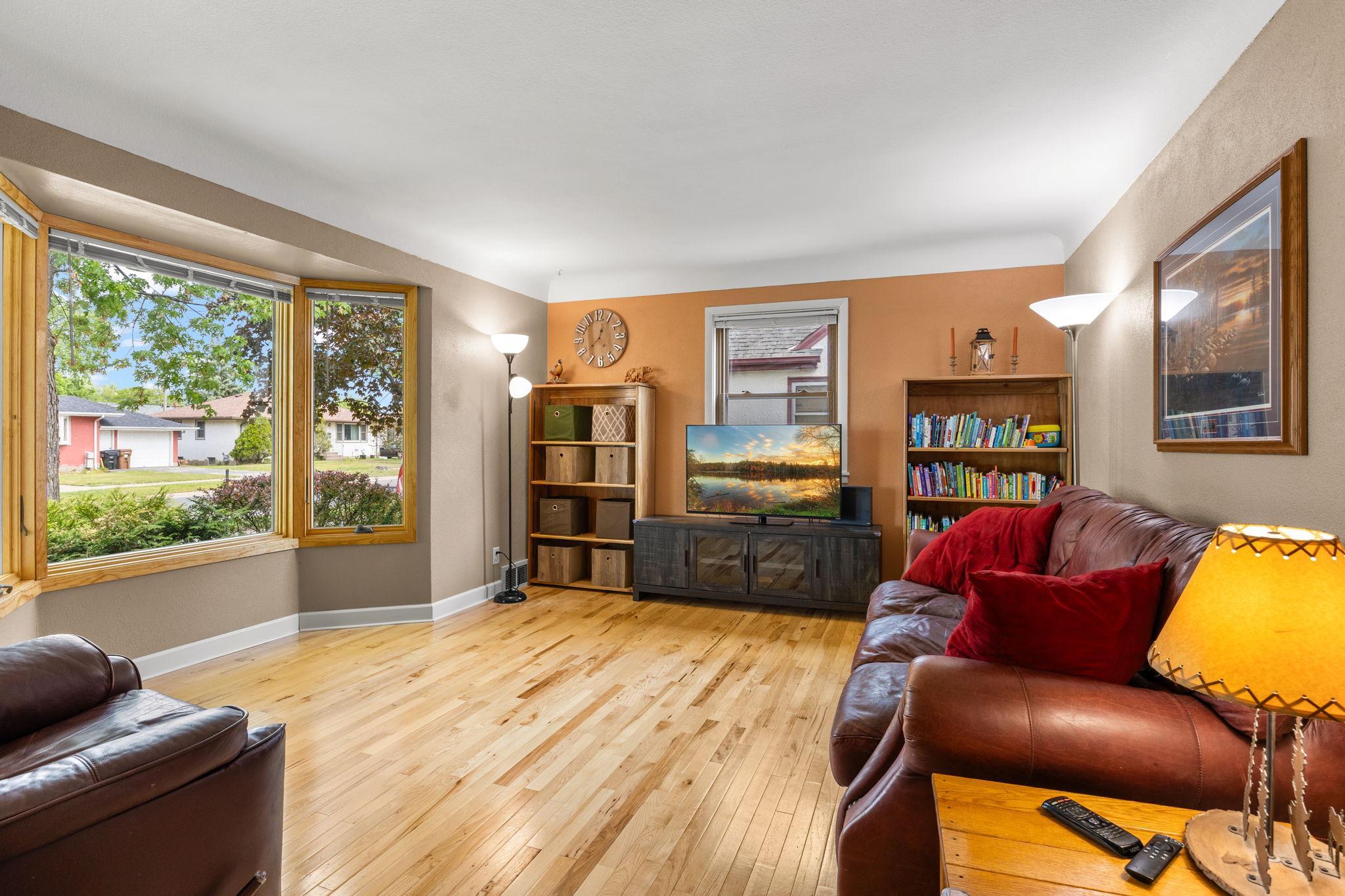 12-web-or-mls-157 MacArthur St W-9.jpg